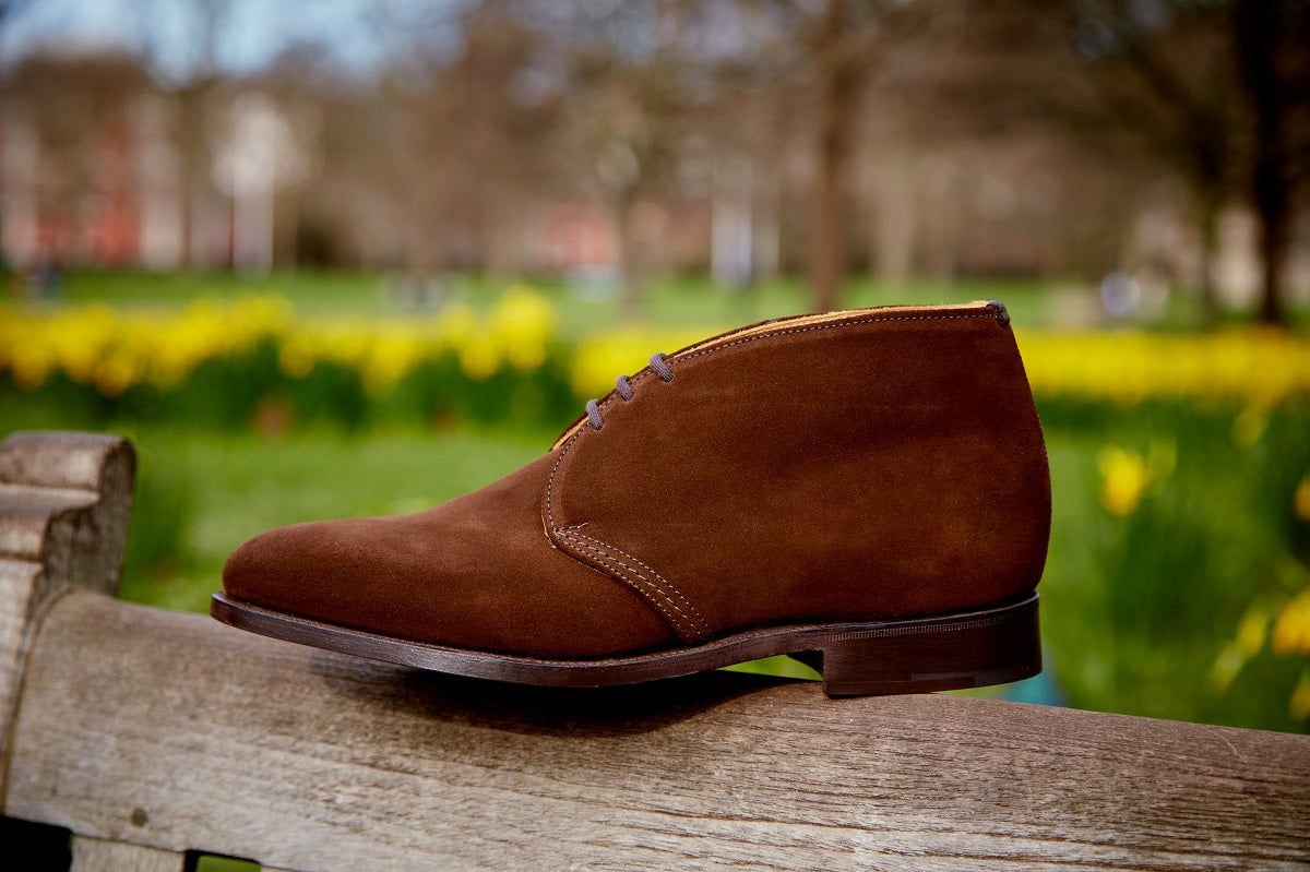 Trickers chukka deals